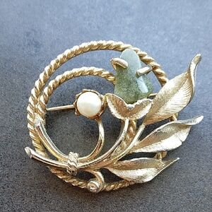 Sarah Coventry Vintage Green Jade and Pearl Garden Brooch